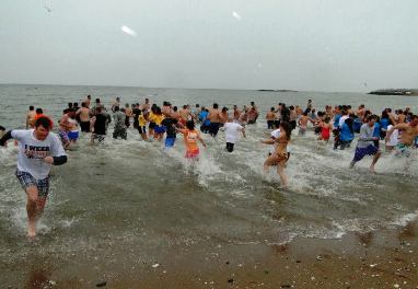 Colin's Crew Polar Dip to benefit Camp Sunshine on Feb. 21 in West Haven, Conn.