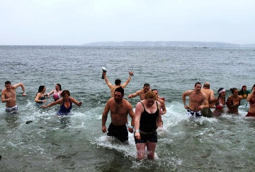 Fundraising underway for Maine Polar Dip to benefit Camp Sunshine, set for Feb. 15 at East End Beach in Portland