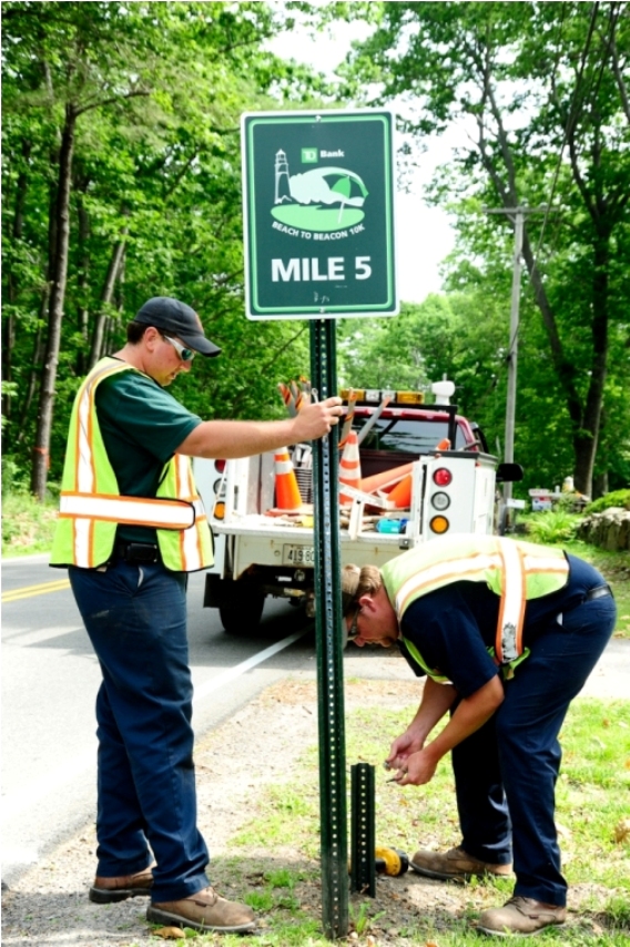 Mile Markers placed for TD Bank Beach to Beacon 10K Road Race. Photo courtesy of Photography by Ann Kaplan